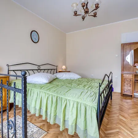 V By Interhome Matulji