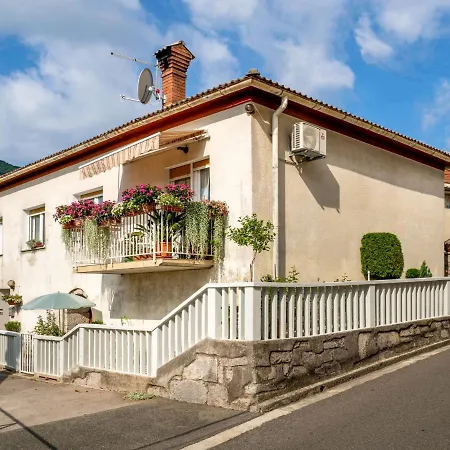 V By Interhome Apartmán *