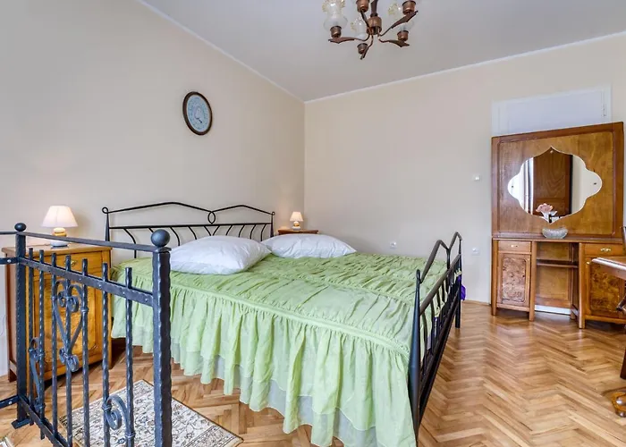 V By Interhome Matulji