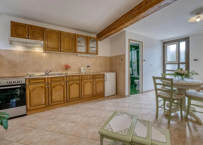 V By Interhome * Matulji