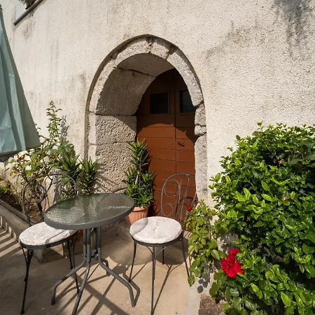 V By Interhome Apartment