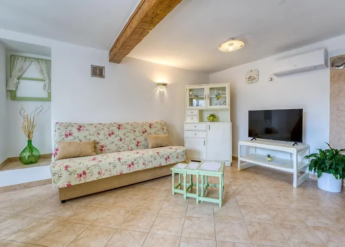 V By Interhome Apartment *